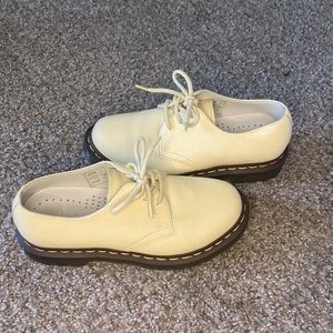 RARE DOC MARTENS SIZE 6